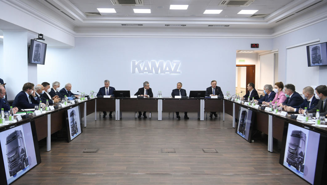 Президент Татарстана находился с рабочей поездкой в Челнах.