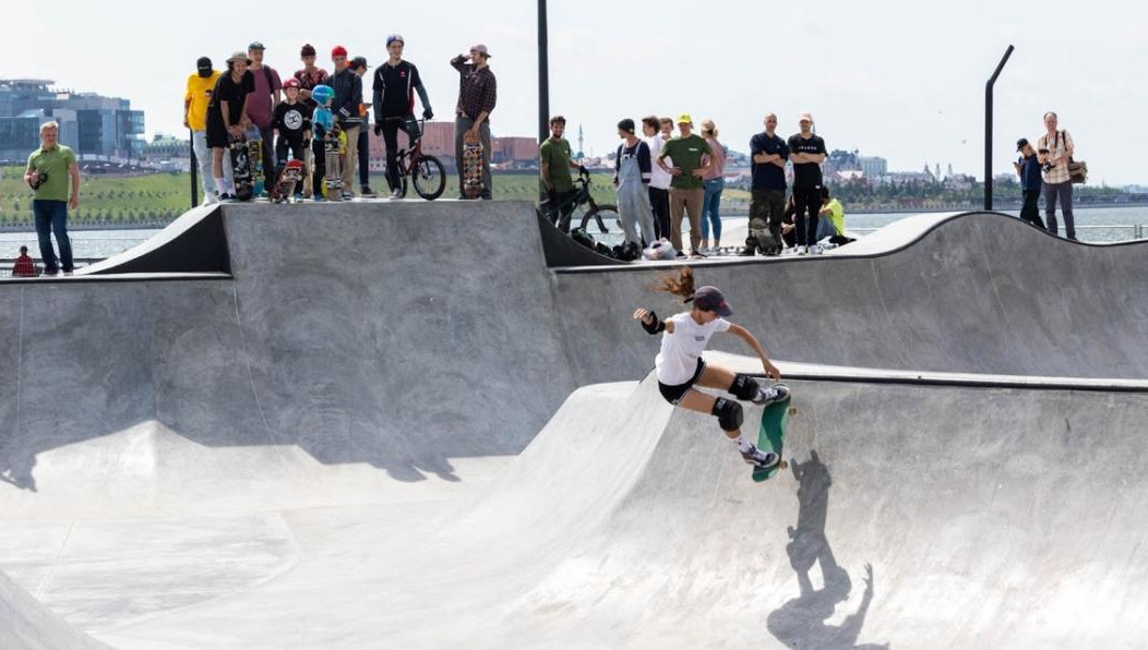 В качестве варианта для размещения площадки для юных экстремалов горожане предложили территорию набережной имени Габдуллы Тукая.