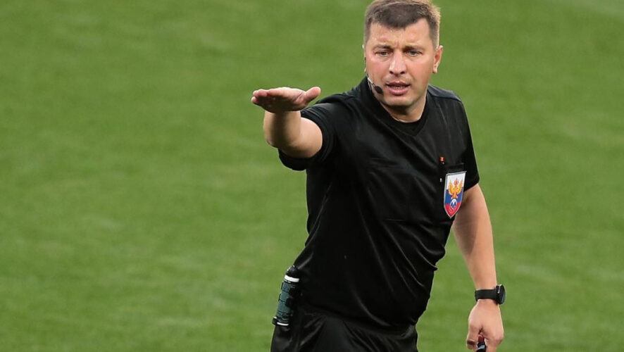 Бывший арбитр FIFA прокомментировал высказывания Леонида Слуцкого в адрес судей.