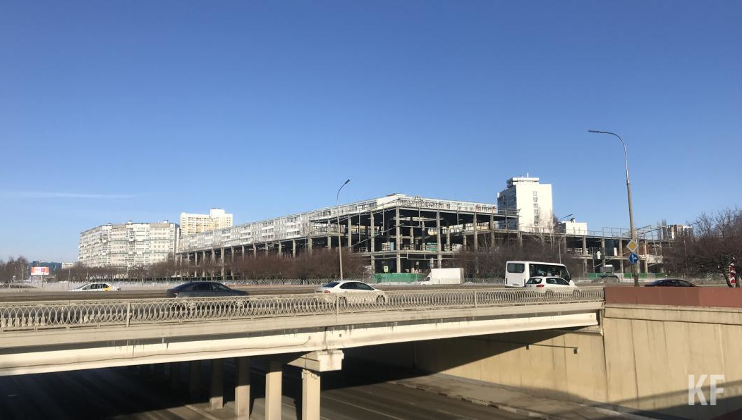 В городском суде стартовал процесс по рассмотрению иска предпринимателя. Почему строительство выставочного центра превратилось в долгострой и какой позиции придерживается исполком