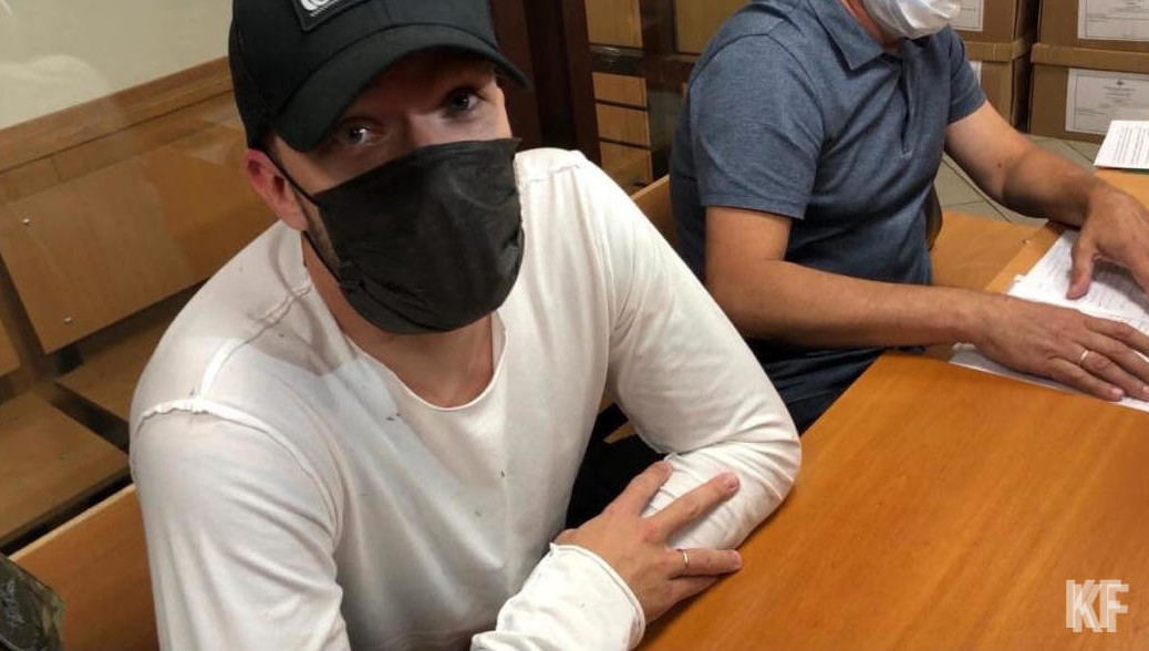 Пока сооснователь финансовой пирамиды «Финико» оправдывается