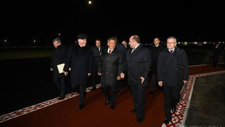 Президент Татарстана прибыл с рабочим визитом в Минск.