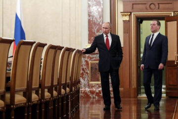 Президент страны Владимир Путин поблагодарил представителей Кабинета министров за работу.