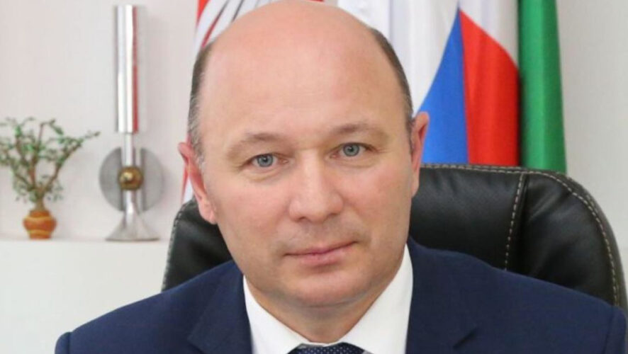 Фаил Камаев также владеет долей на участке и квартирой.