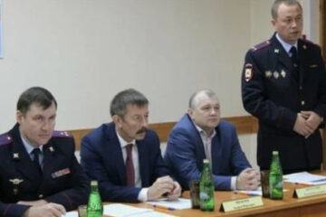 Рустем Нуруллин попросил коллектив поддержать нового руководителя.
