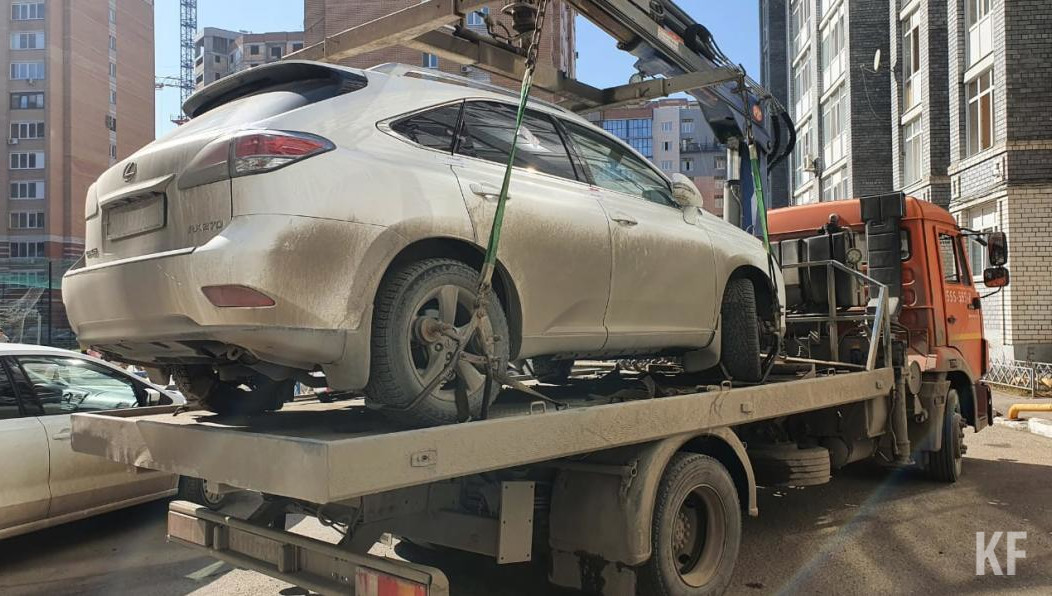 До этого должнику выносили запрет на регистрацию автомобиля в ГИБДД и недвижимости в Росреестре.