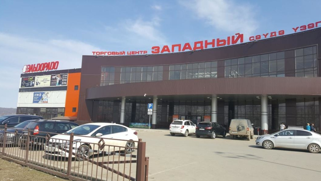 Из здания самостоятельно эвакуировались пятеро человек.