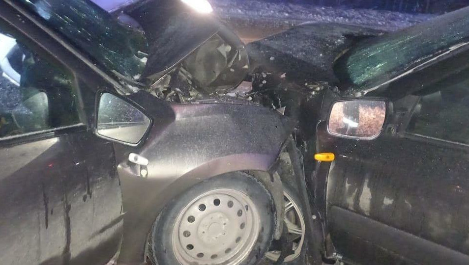 Пострадали два человека.