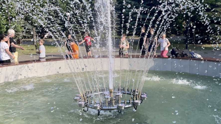 Всю чашу забетонировали и уложили плитку.