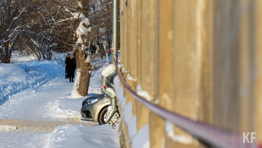 Ребенок рыдал рядом с пьяной родственницей