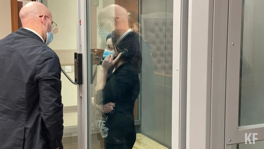 Советский районный суд приговорил ее к четырём годам лишения свободы.