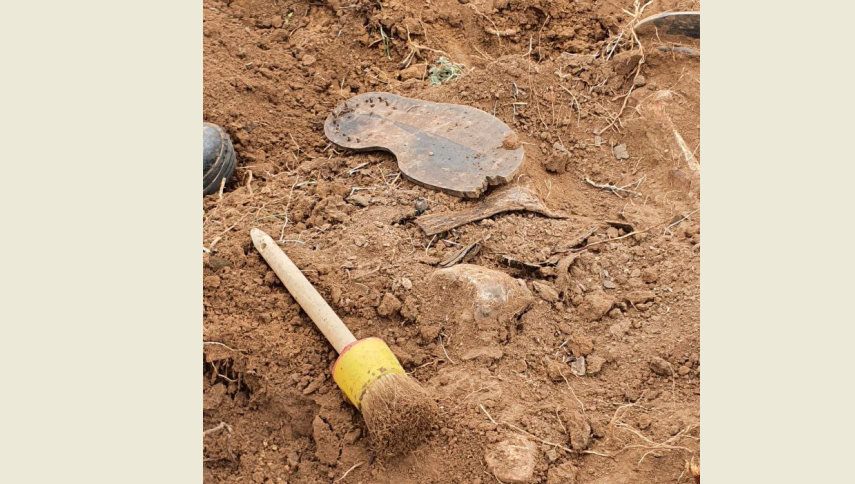 Специалисты занимаются установлением имен погибших.