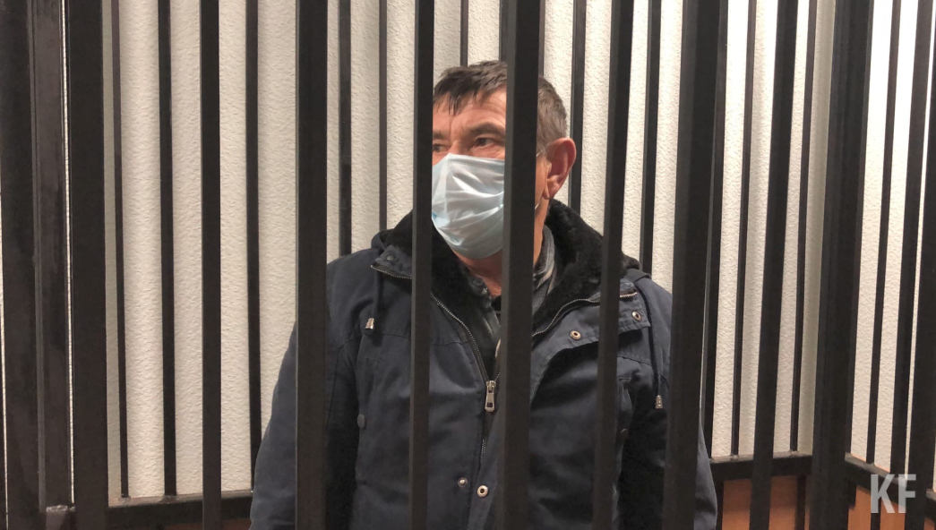 Мужчина отказывается разговаривать с прессой и комментировать свою вину.