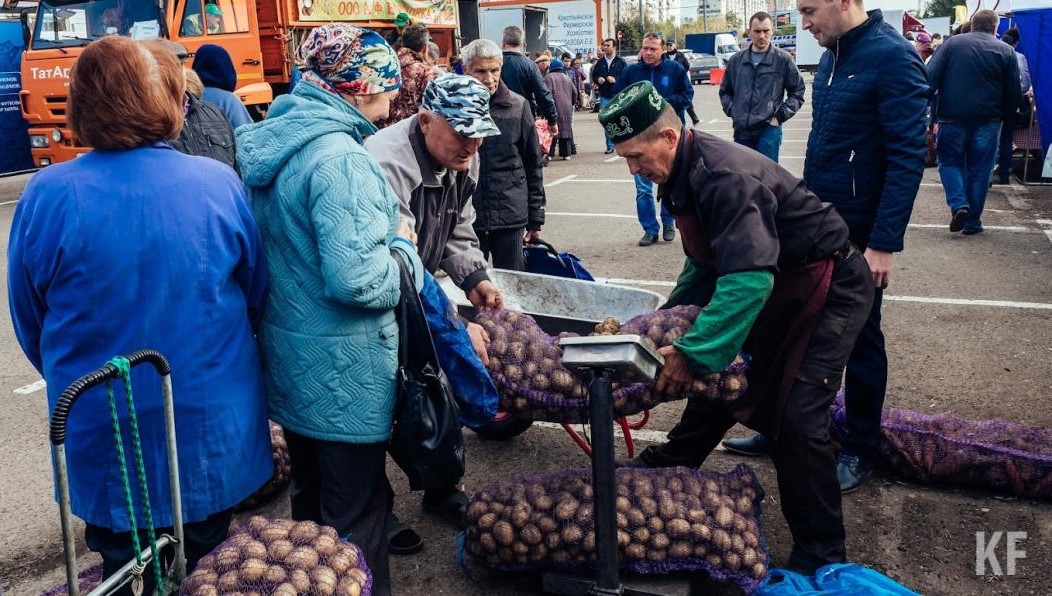 Всего в прошлом году на таких ярмарках продали товаров на 1