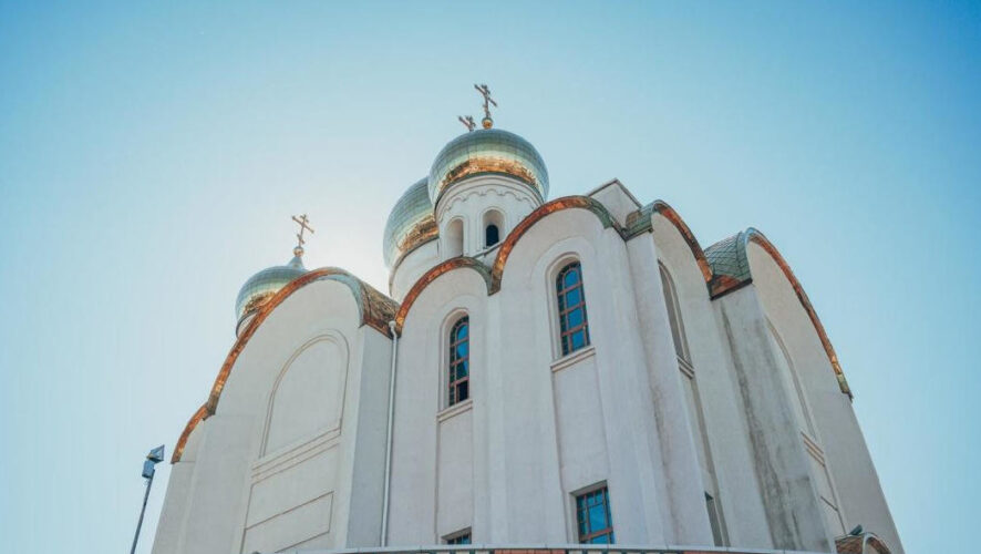 Указ митрополита будет действовать до решения епархиальной дисциплинарной комиссии.