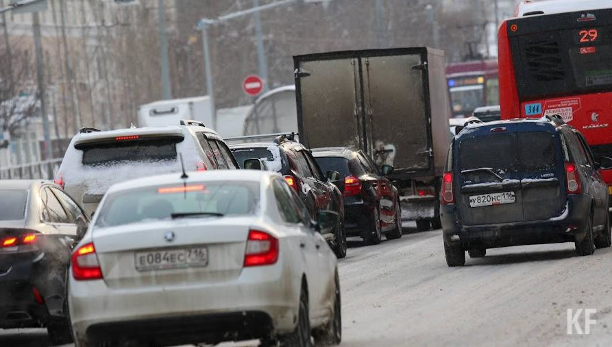 Пассажиры ругаются из-за невнимательных водителей