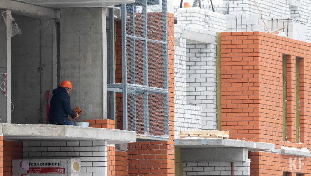 Половину из них получили на промышленные объекты и производственно-складские помещения.