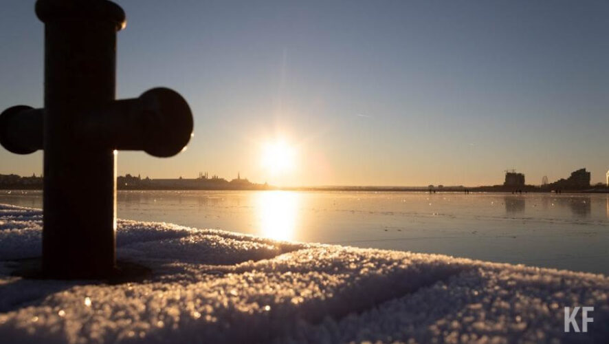 На дорогах сохранится сильная гололедица.