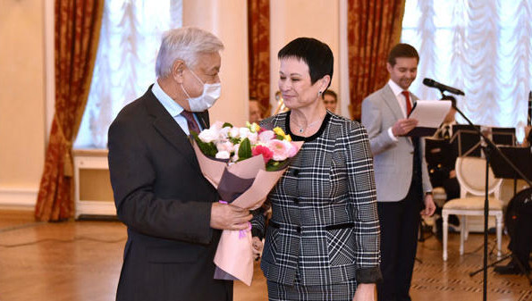Председатель Госсовета Татарстана поздравил юристов республики с их профессиональным праздником.