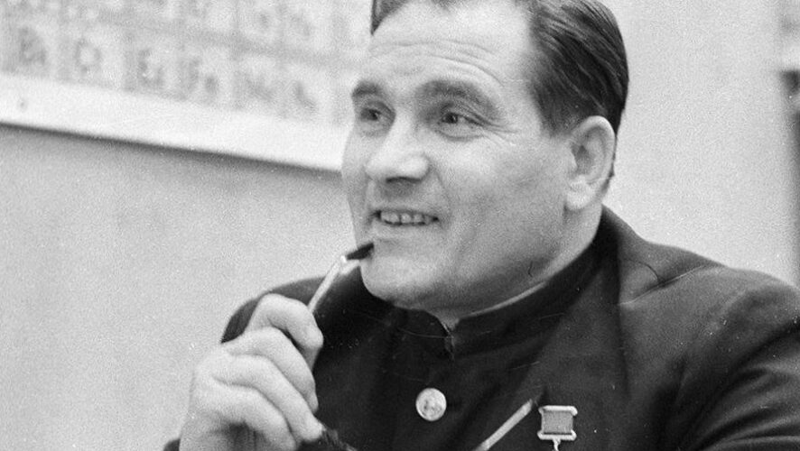 Герой СССР совершил побег из фашистского плена на вражеском самолёте-бомбардировщике 8 февраля 1945 года.