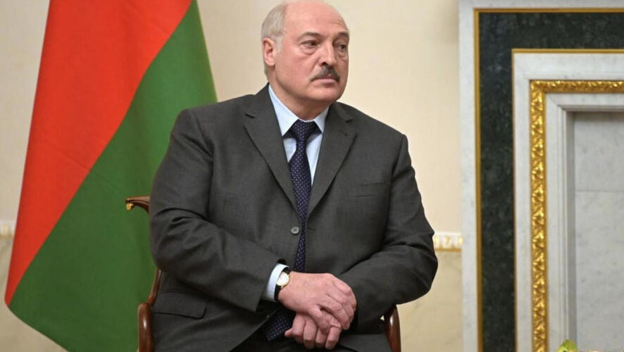 Об этом глава Беларуси сообщил на совещании с военными и силовиками.