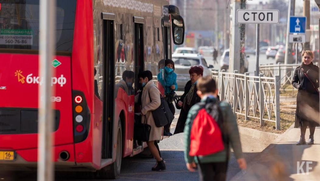 Проверять электронные и бумажные пропуска у пассажиров будут при посадке.
