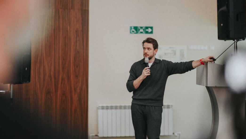 Антона Севастьянова обвиняют в получении взятки.