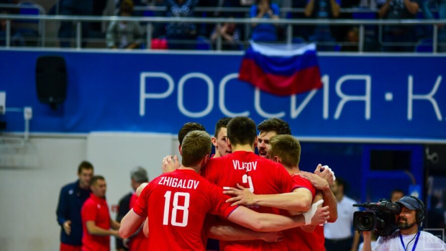 В пятницу в Казани стартовал большой волейбольный уик-энд: четыре не самые последние сборные планеты в столице Татарстана выясняют отношения в рамках Мировой лиги. Сборная России