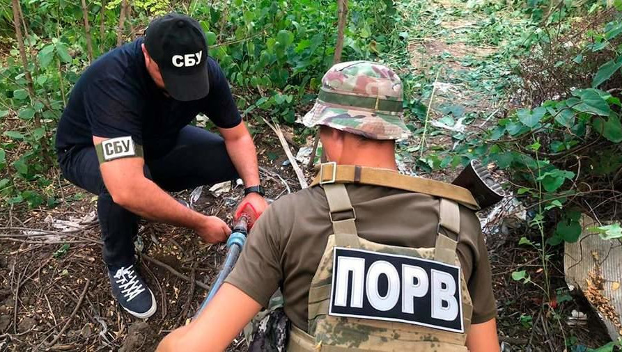 Сооружение вело к частному дому местного жителя.