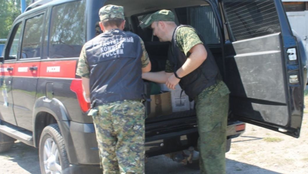 Несовершеннолетний также похитил у потерпевшей банковскую карту.