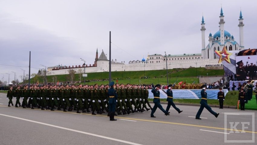 В столице Татарстана парад с участием военнослужащих Казанского гарнизона