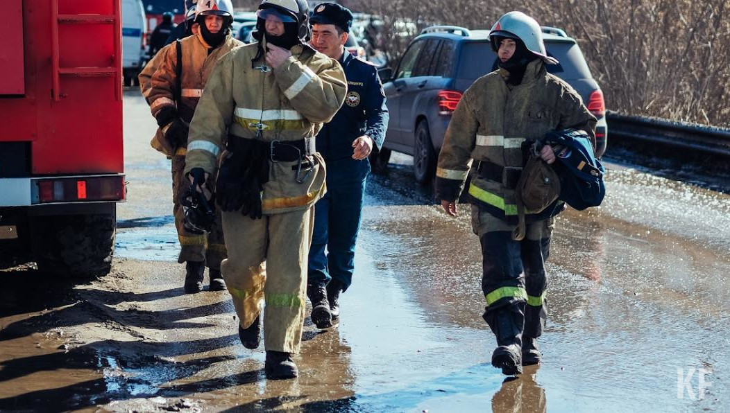 С огнем боролись почти два часа.