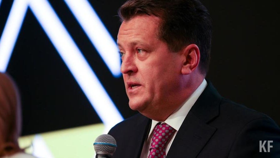 Глава государства является председателем совета