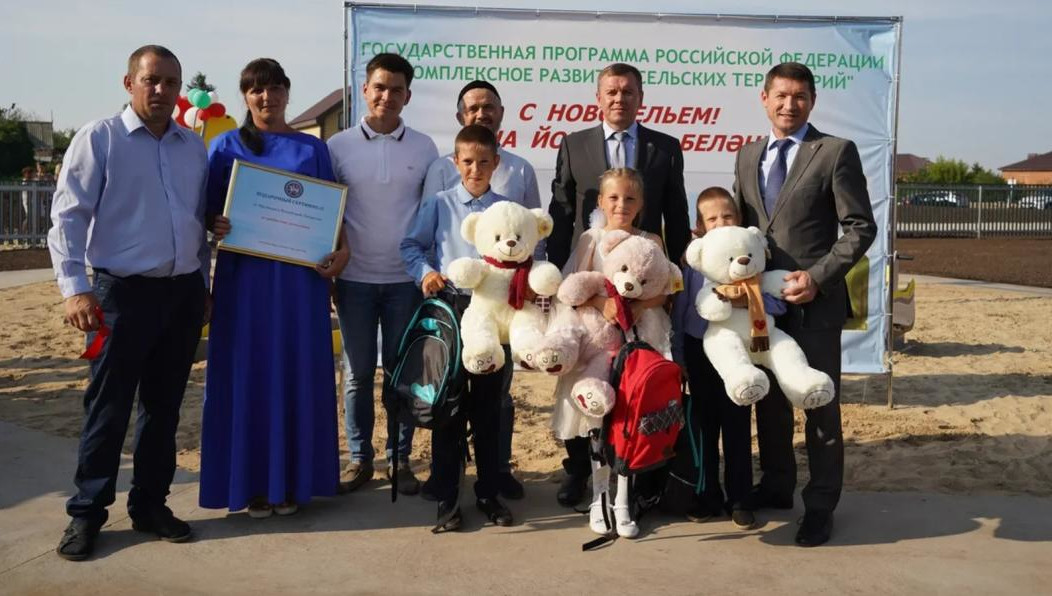 Ключи вручил глава Минсельхоза республики Марат Зяббаров.