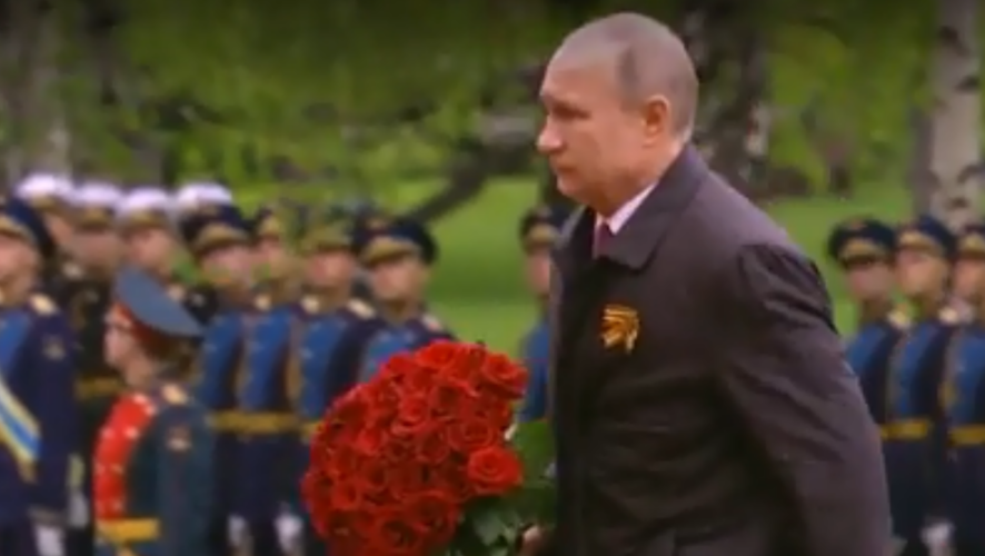 Президент страны поздравил россиян с Днем Победы.