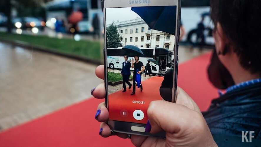 В крупных сетях уже наблюдается дефицит iPhone 11 и 12.