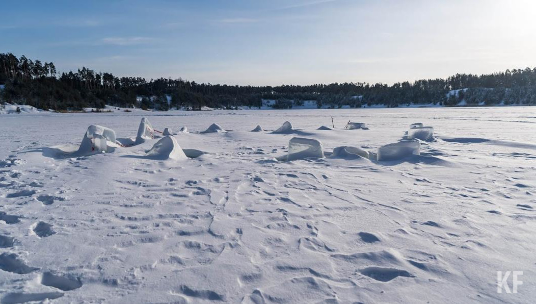 В это время они проводили эвакуацию четырёх туристов.