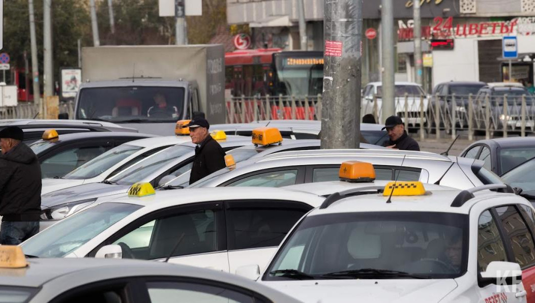 Перевозчиков обяжут получать разрешение на работу.