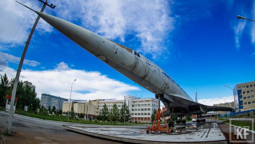 В воздушном транспорте демонтируют внутреннюю отделку