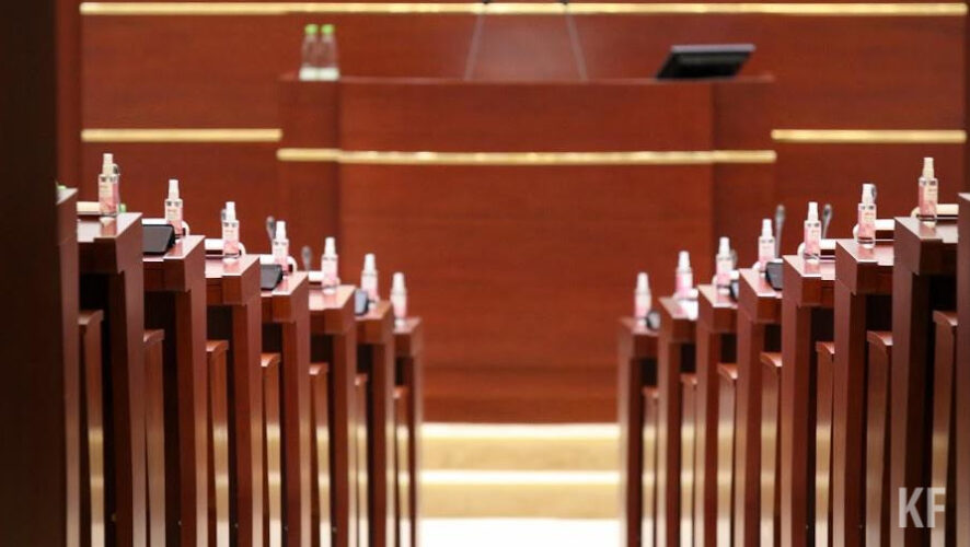 Вырастет и&nbsp;ежемесячное денежное вознаграждение лиц