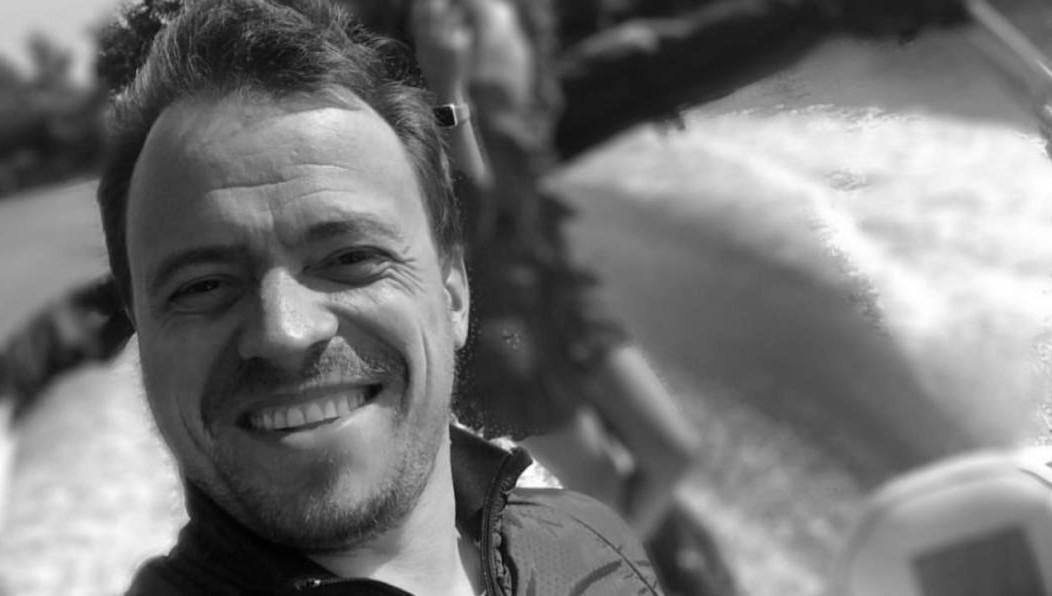 Друзья скончавшегося бизнесмена просят всех неравнодушных оказать материальную помощь его семье.