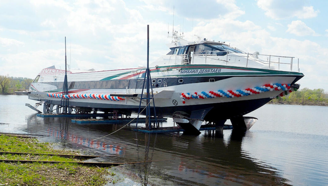 Судну было присвоено имя Героя Советского Союза Михаила Девятаева.