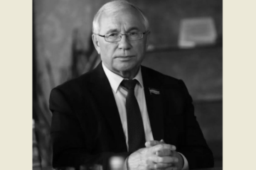 В городе почтили минутой молчания известного татарстанского поэта.