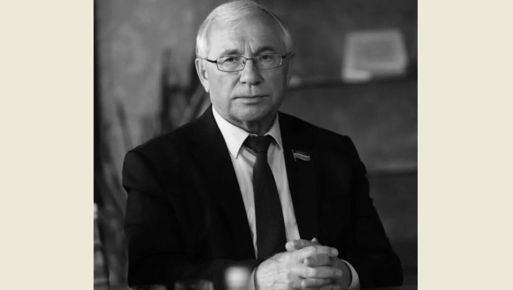 В городе почтили минутой молчания известного татарстанского поэта.