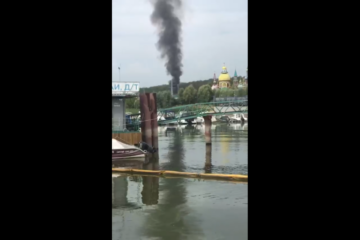 Потушить возгорание удалось в 11.45