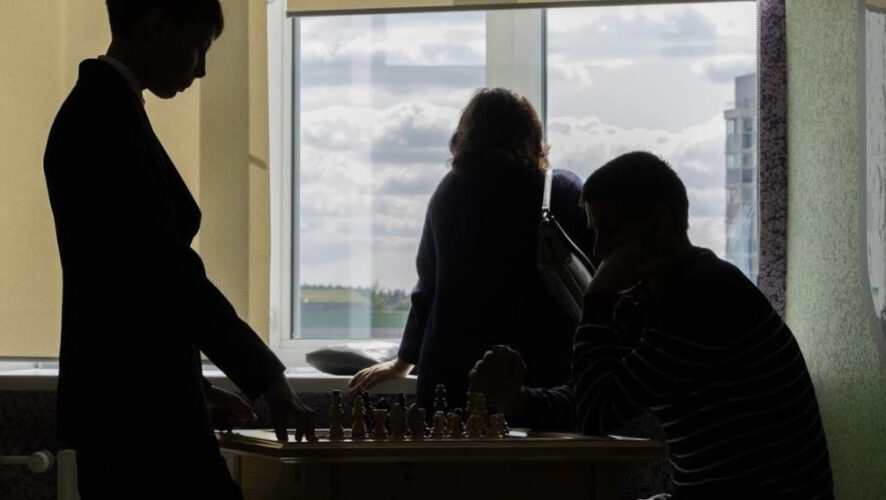 Депутаты республиканского Госсовета обсудили проблемы несовершеннолетних и то