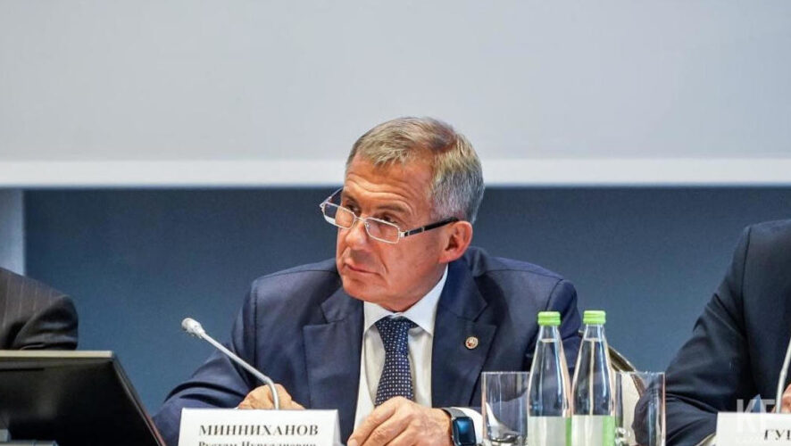 Добавилось еще два человека.