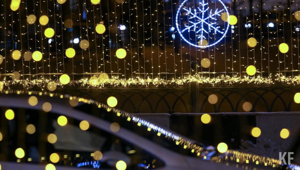 Среди украшений будут гирлянда и новогодние изделия «Прожектор» и «Гибкий неон».