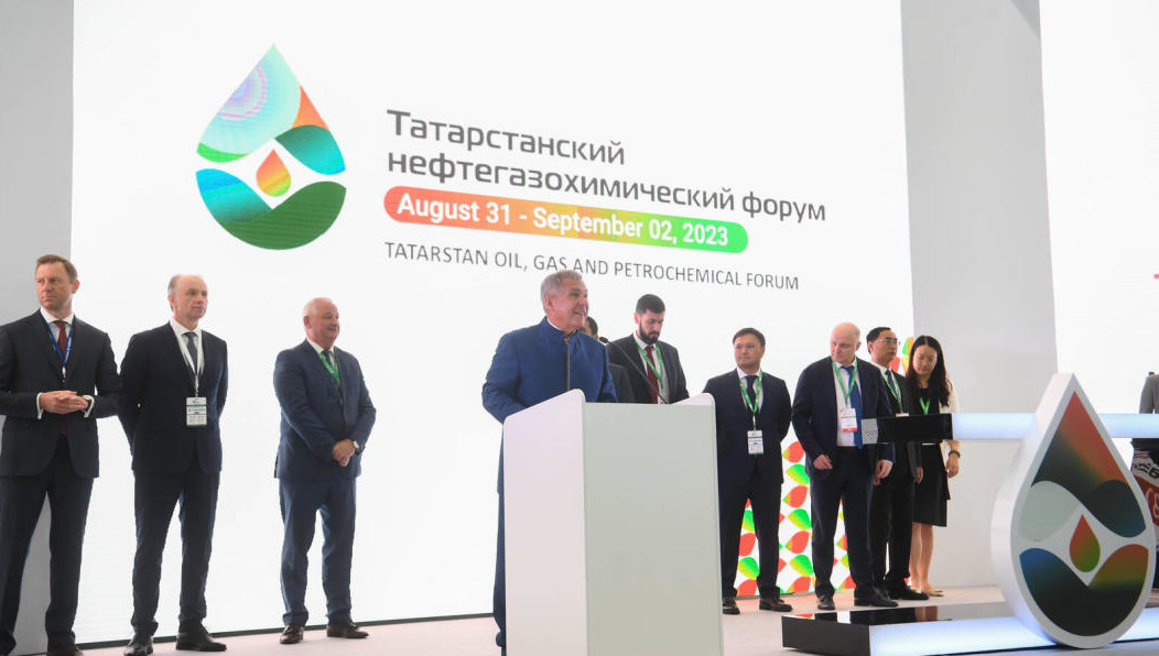 Руководитель республики призвал обратить особое внимание на качество строительства.