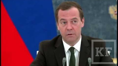 Премьер-министр России Дмитрий Медведев отчитал главу Минсельхоза РФ Александра Ткачева за опоздание на заседание правительства